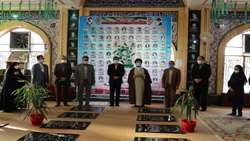 در آستانه میلاد حضرت زینب (س)، سرپرست دانشگاه و جمعی از پرستاران شهرستان گرمسار با آرمان والای شهیدان تجدید میثاق نمودند